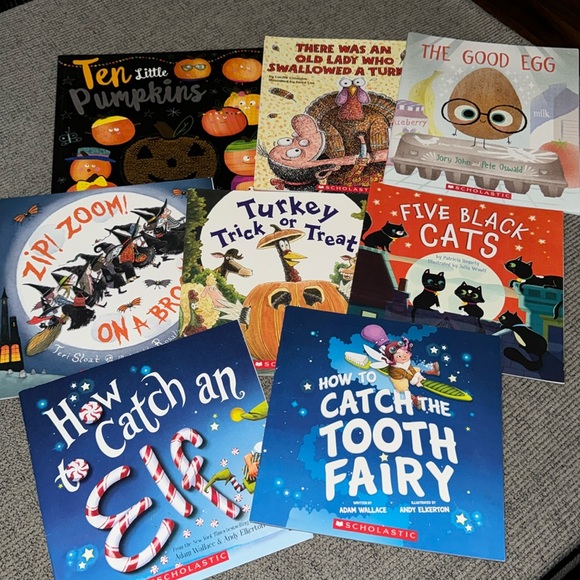 8 Scholastic Halloween and other books - Picture 2 of 3